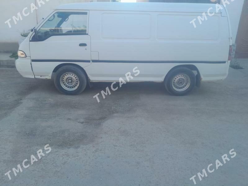 Nissan Urvan 2003 - 100 000 TMT - Köneürgenç - img 4