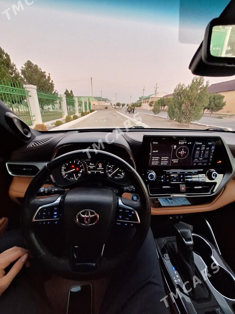 Toyota Highlander 2021 - 650 000 TMT - Aşgabat - img 8