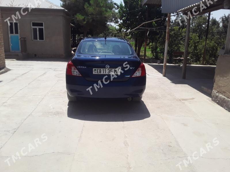 Nissan Versa 2011 - 90 000 TMT - Murgap - img 2