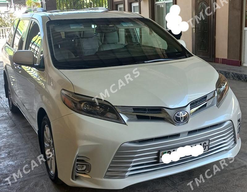 Toyota Sienna 2017 - 350 000 TMT - Гуртли - img 5