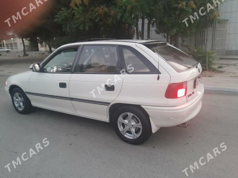 Opel Astra 1993 - 35 000 TMT - 30 мкр - img 5