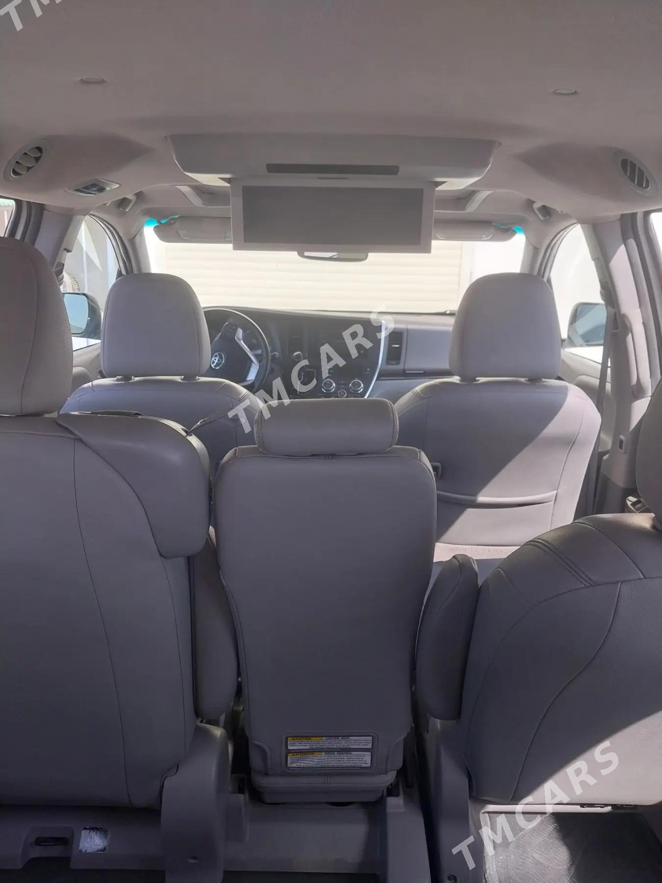 Toyota Sienna 2017 - 330 000 TMT - Baýramaly - img 5