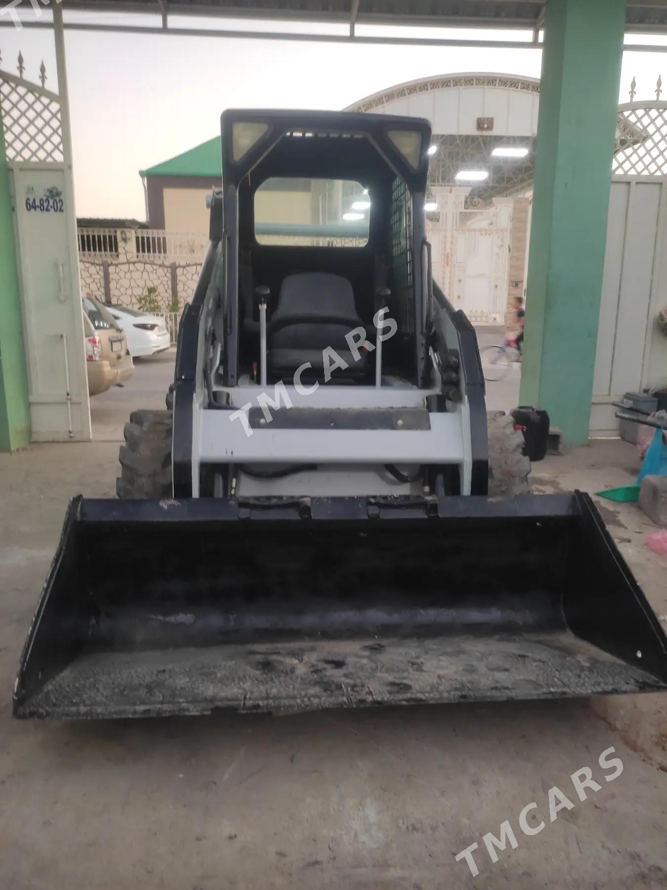 Bobcat S175 2011 - 280 000 TMT - Aşgabat - img 2