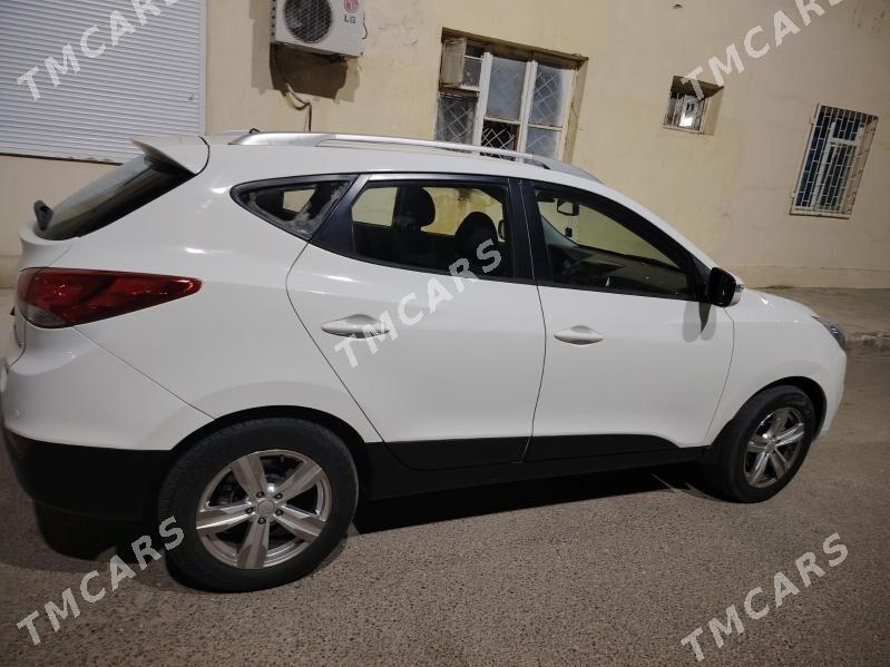 Hyundai Tucson 2010 - 180 000 TMT - Ашхабад - img 4