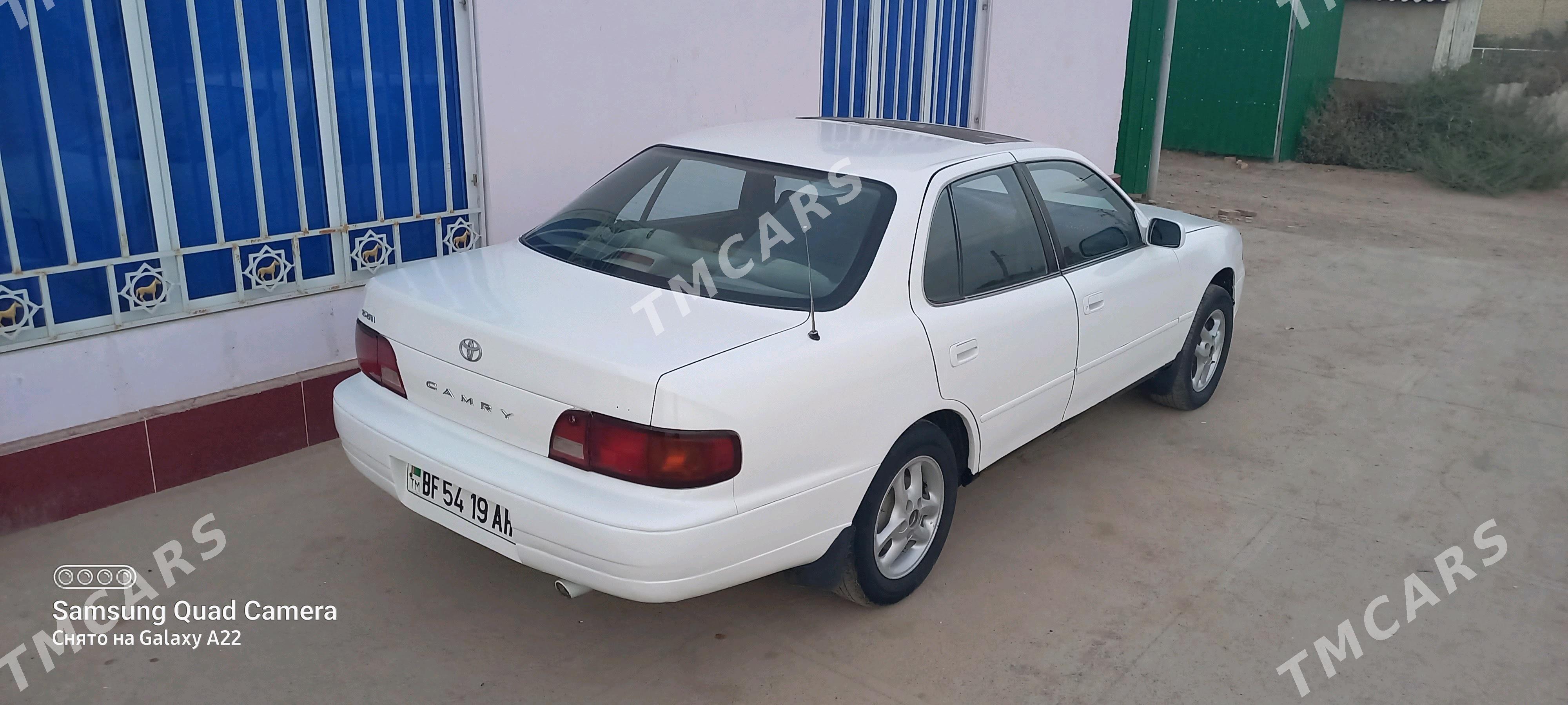 Toyota Camry 1994 - 68 000 TMT - Теджен - img 3