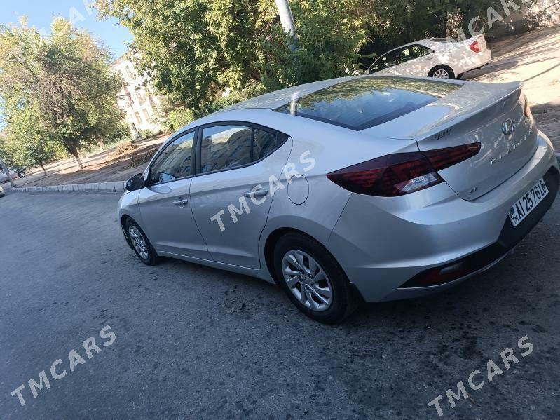 Hyundai Elantra 2019 - 190 000 TMT - Türkmenabat - img 4