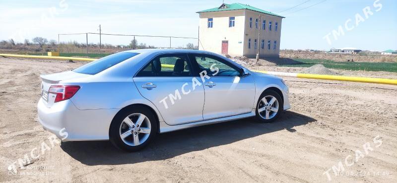 Toyota Camry 2013 - 195 000 TMT - Дашогуз - img 4