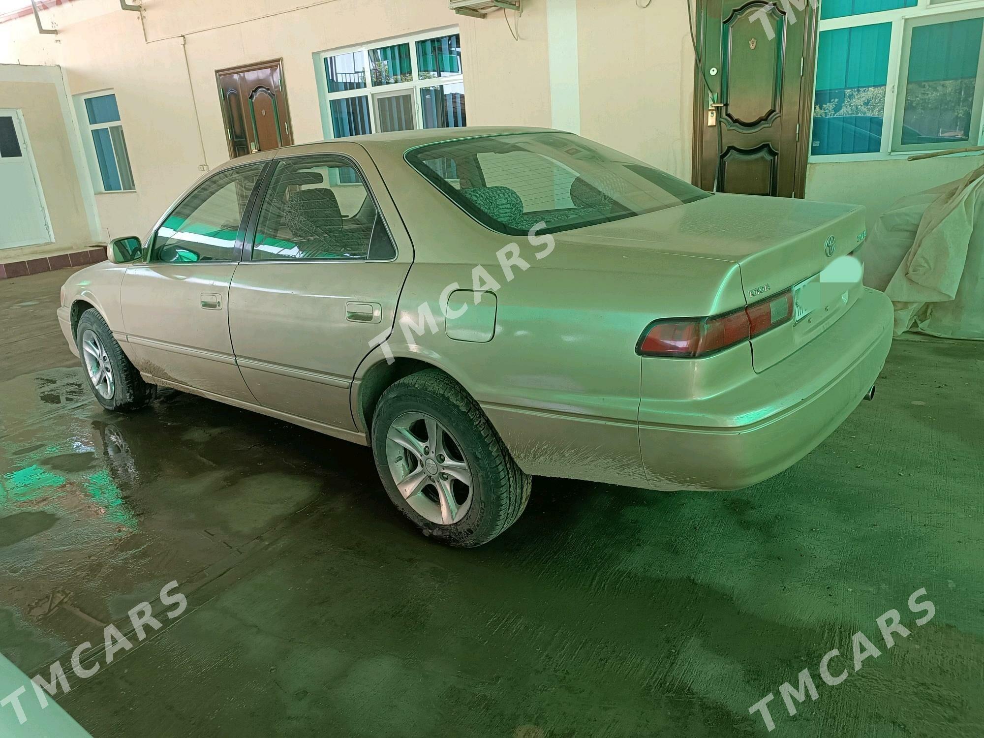 Toyota Camry 1999 - 85 000 TMT - Halaç - img 3