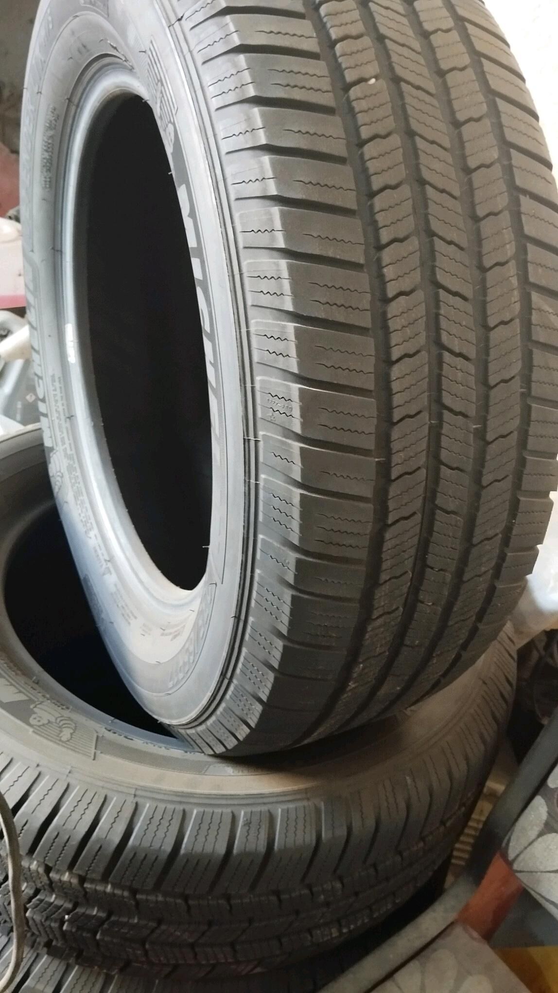 235 65r17  original Michelin 4 500 TMT - Бедев - img 2