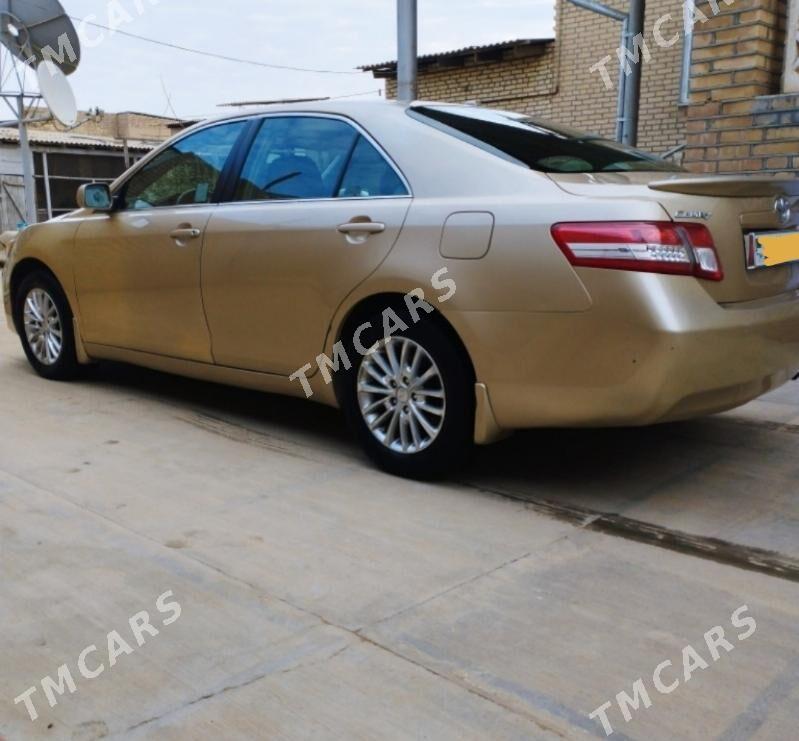 Toyota Camry 2010 - 90 000 TMT - Гурбансолтан Едже - img 3