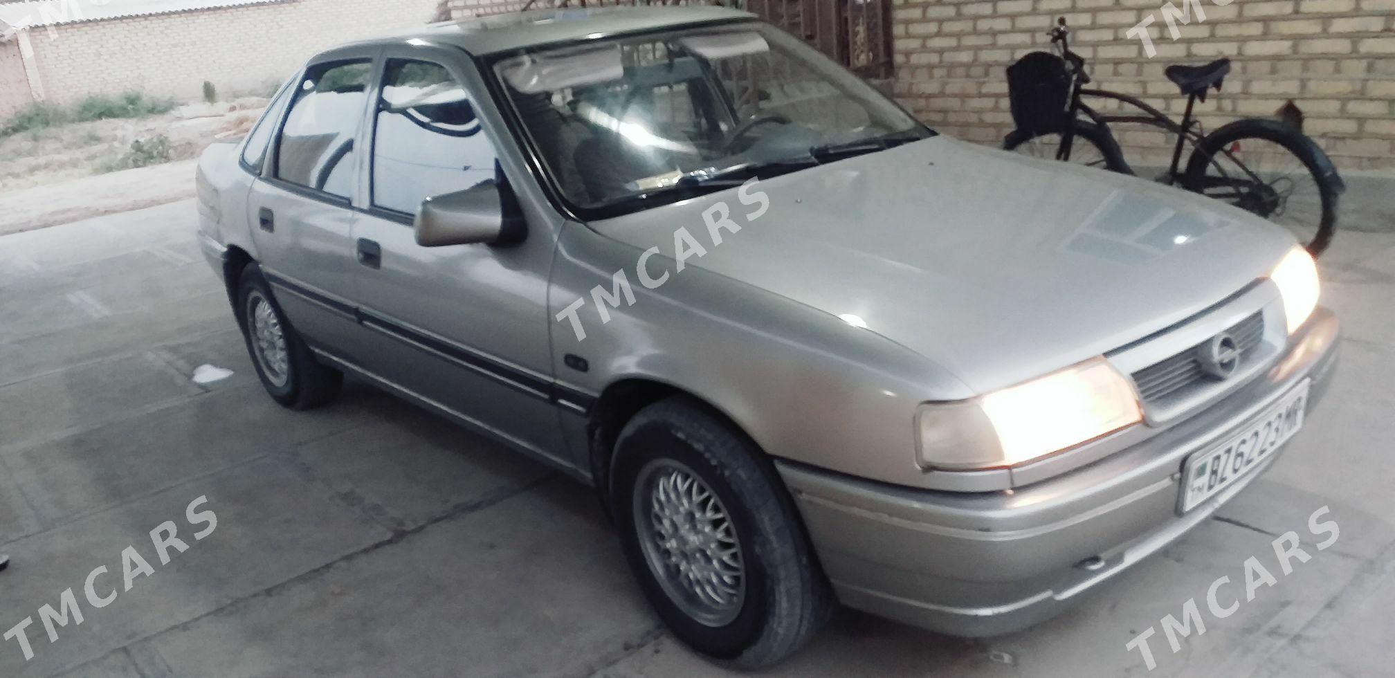 Opel Vectra 1990 - 30 000 TMT - Mary - img 3