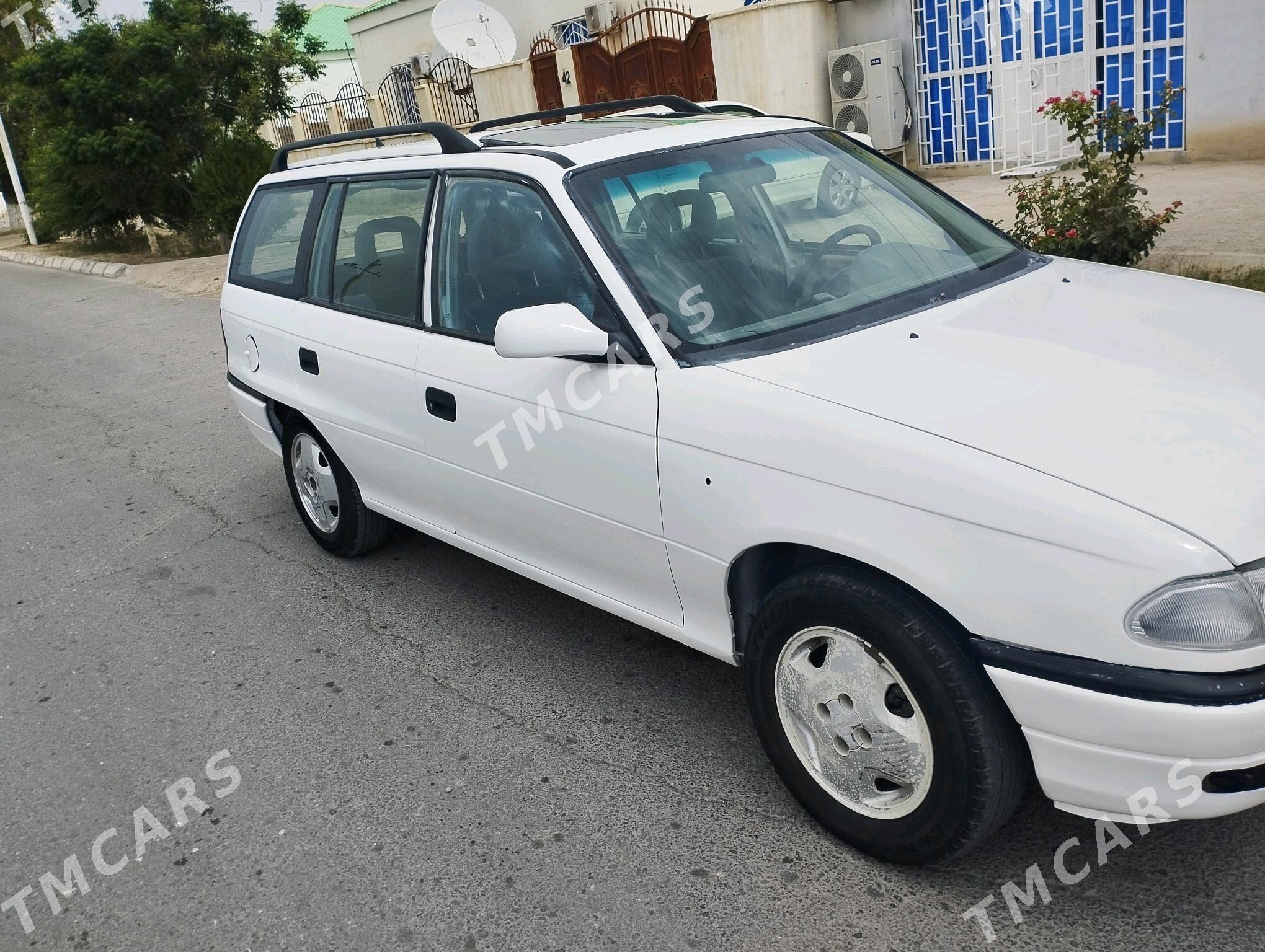 Opel Astra 1992 - 30 000 TMT - Бахарден - img 3