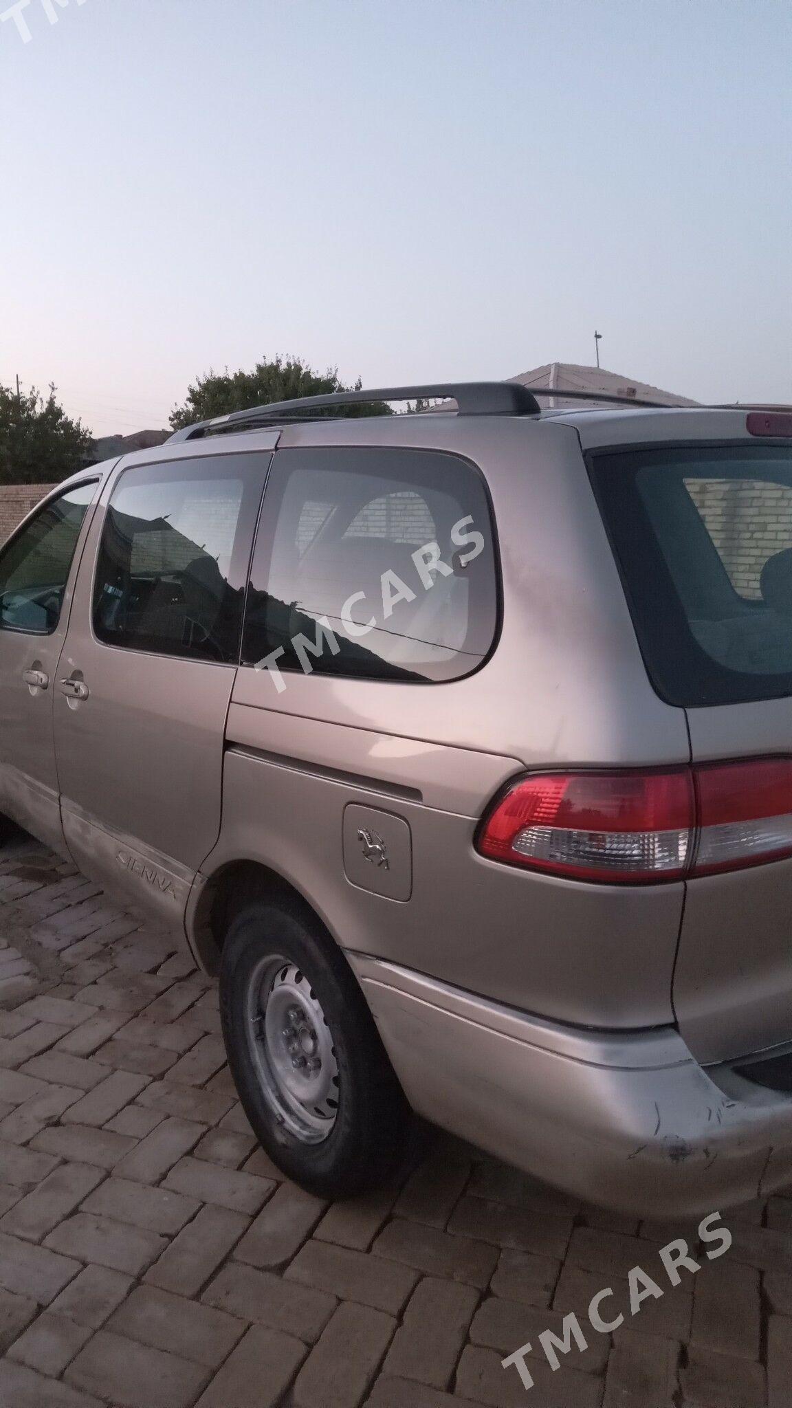 Toyota Sienna 2002 - 130 000 TMT - Wekilbazar - img 3