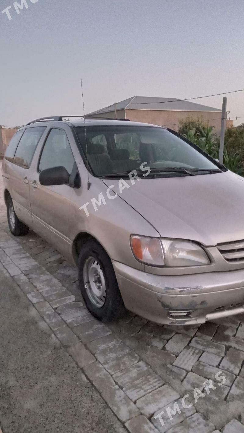 Toyota Sienna 2002 - 130 000 TMT - Векильбазар - img 5