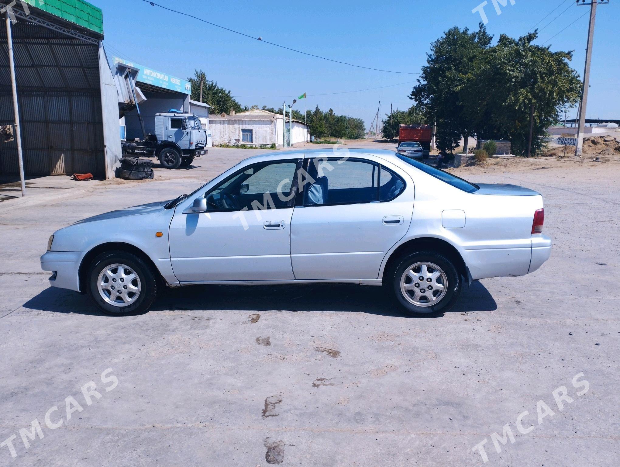 Toyota Camry 1994 - 40 000 TMT - Ýolöten - img 3