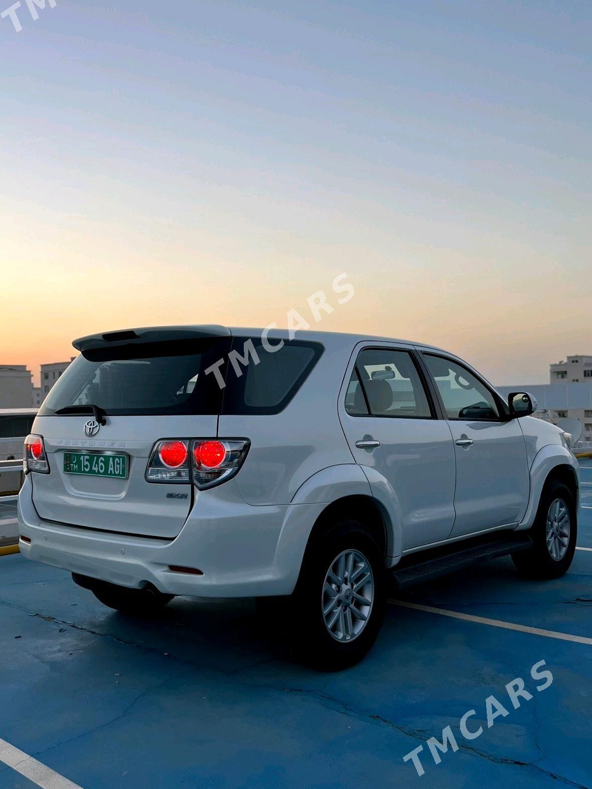 Toyota Fortuner 2015 - 390 000 TMT - Ашхабад - img 2