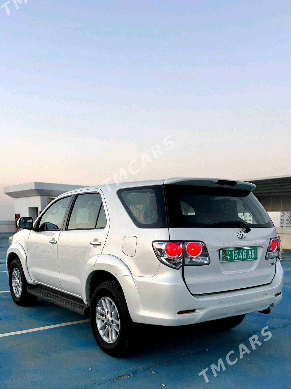 Toyota Fortuner 2015 - 390 000 TMT - Ашхабад - img 6