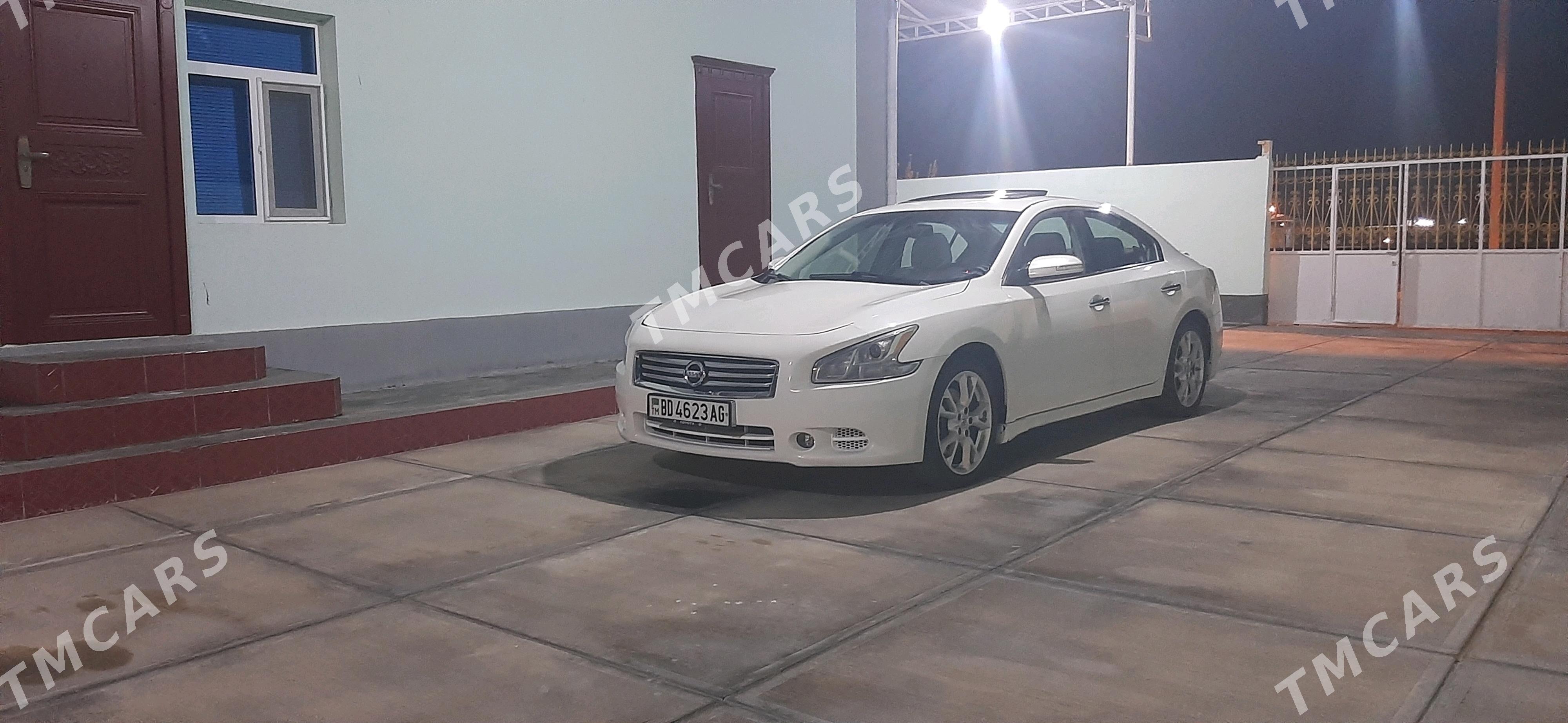 Nissan Maxima 2011 - 185 000 TMT - Бузмеин - img 2