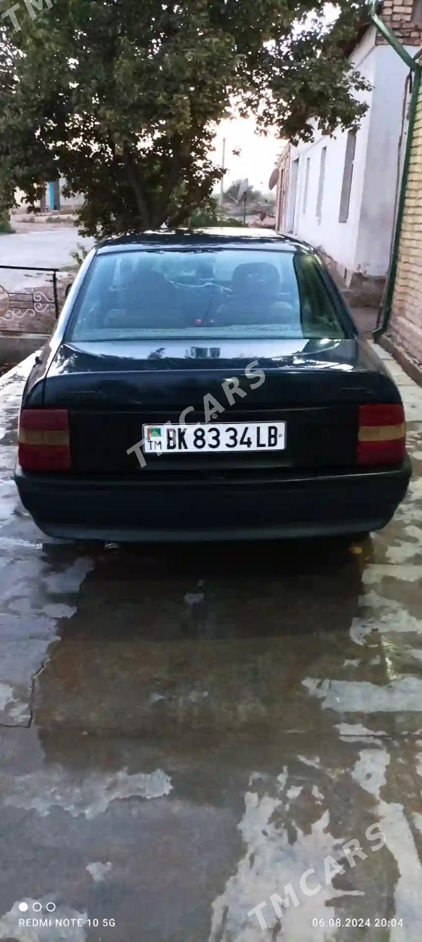 Opel Vectra 1989 - 25 000 TMT - Дянев - img 2