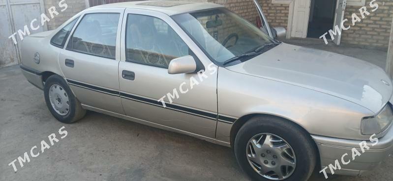 Opel Vectra 1990 - 23 000 TMT - Gubadag - img 3