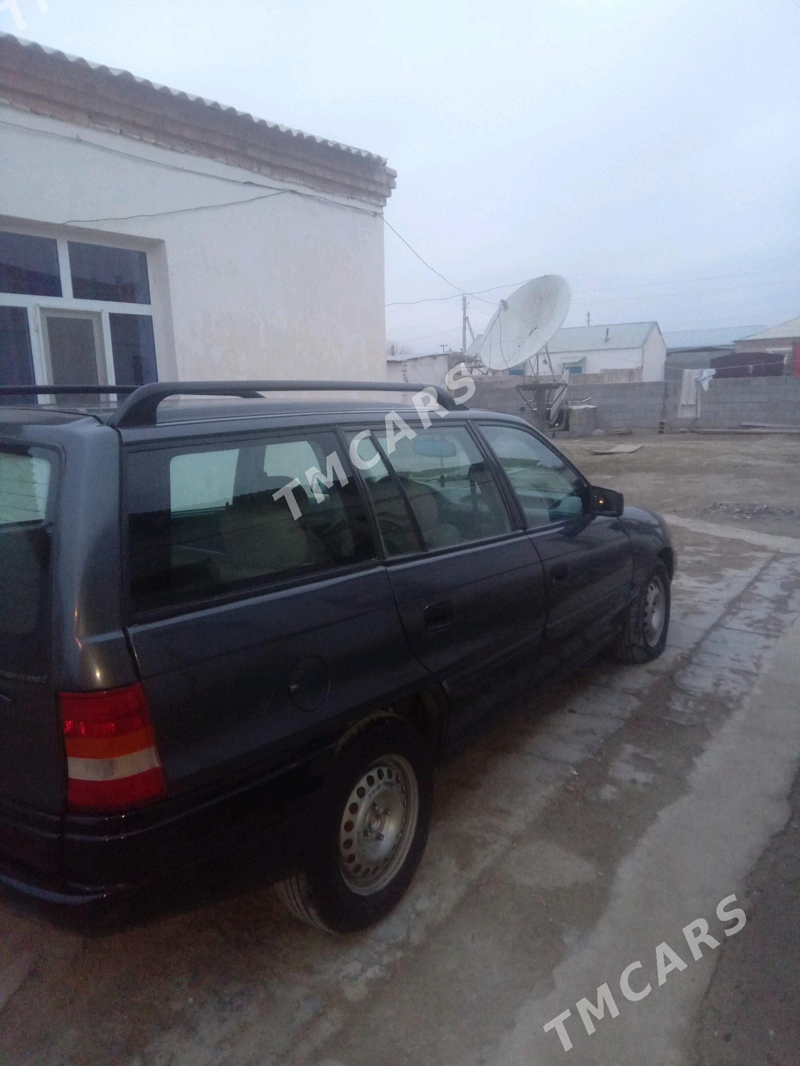 Opel Astra 1992 - 35 000 TMT - Бахарден - img 4