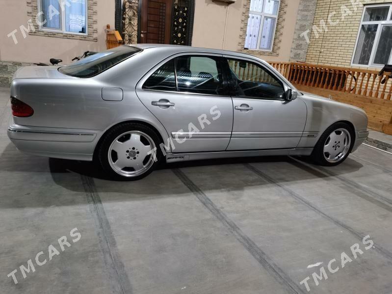 Mercedes-Benz E430 2001 - 135 000 TMT - Мары - img 6