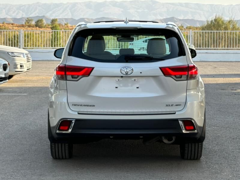 Toyota Highlander 2019 - 650 000 TMT - Aşgabat - img 8