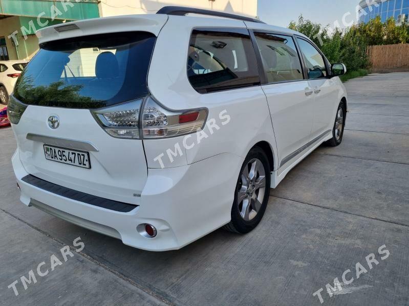 Toyota Sienna 2015 - 310 000 TMT - Дашогуз - img 4