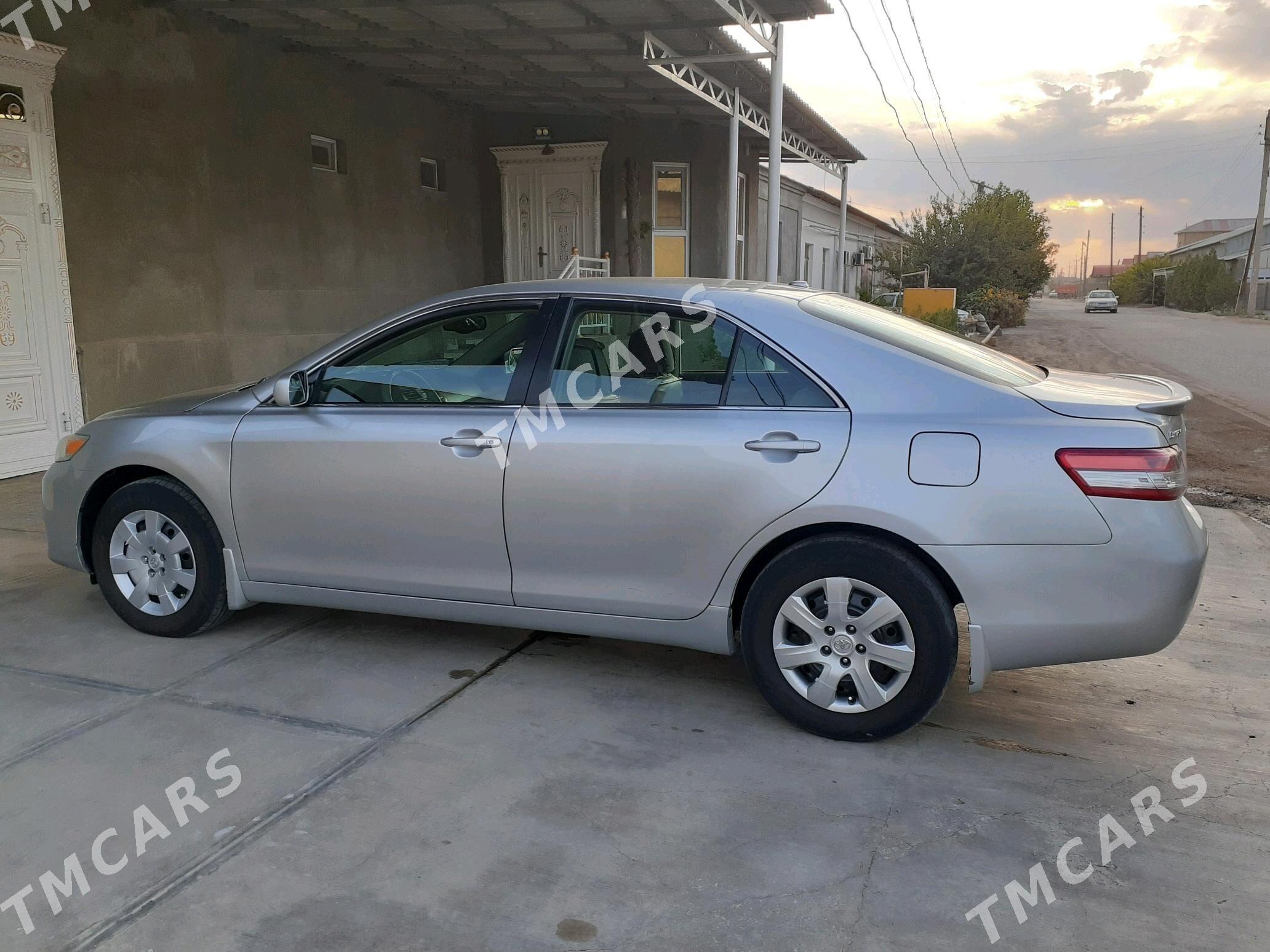 Toyota Camry 2010 - 159 000 TMT - Кёнеургенч - img 2