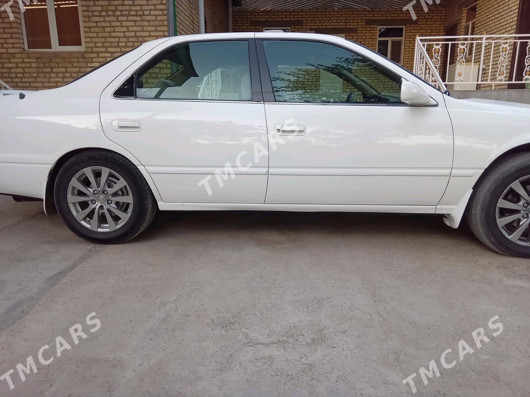 Toyota Camry 1999 - 98 000 TMT - Babadaýhan - img 2