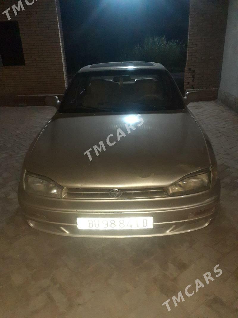 Toyota Camry 1993 - 60 000 TMT - Halaç - img 2