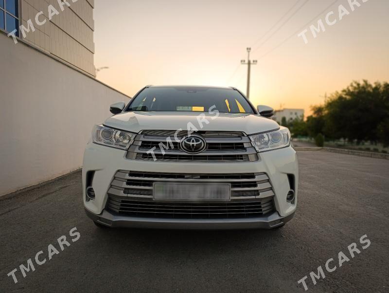 Toyota Highlander 2018 - 430 000 TMT - Ак-Бугдайский этрап - img 4