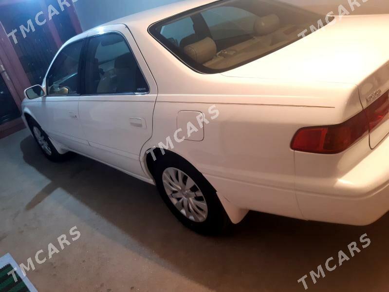 Toyota Camry 2000 - 130 000 TMT - Дашогуз - img 2