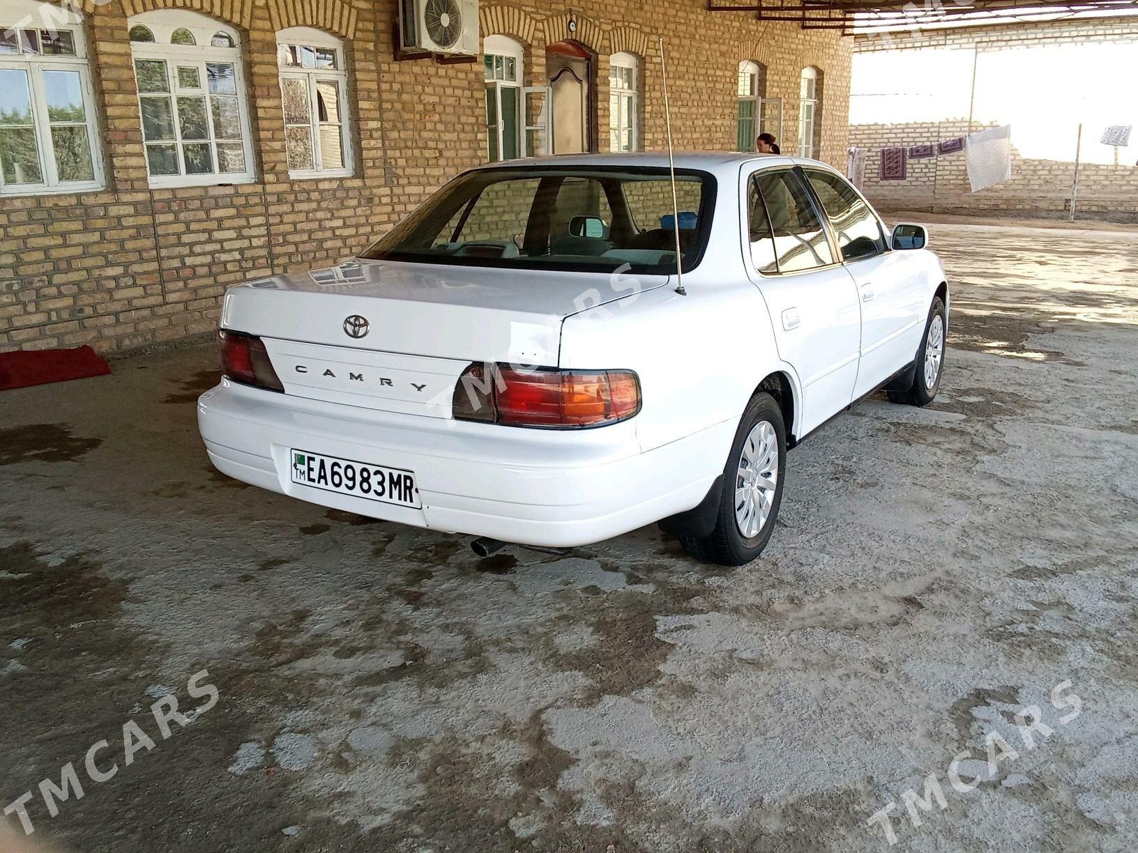 Toyota Camry 1993 - 80 000 TMT - Мары - img 6