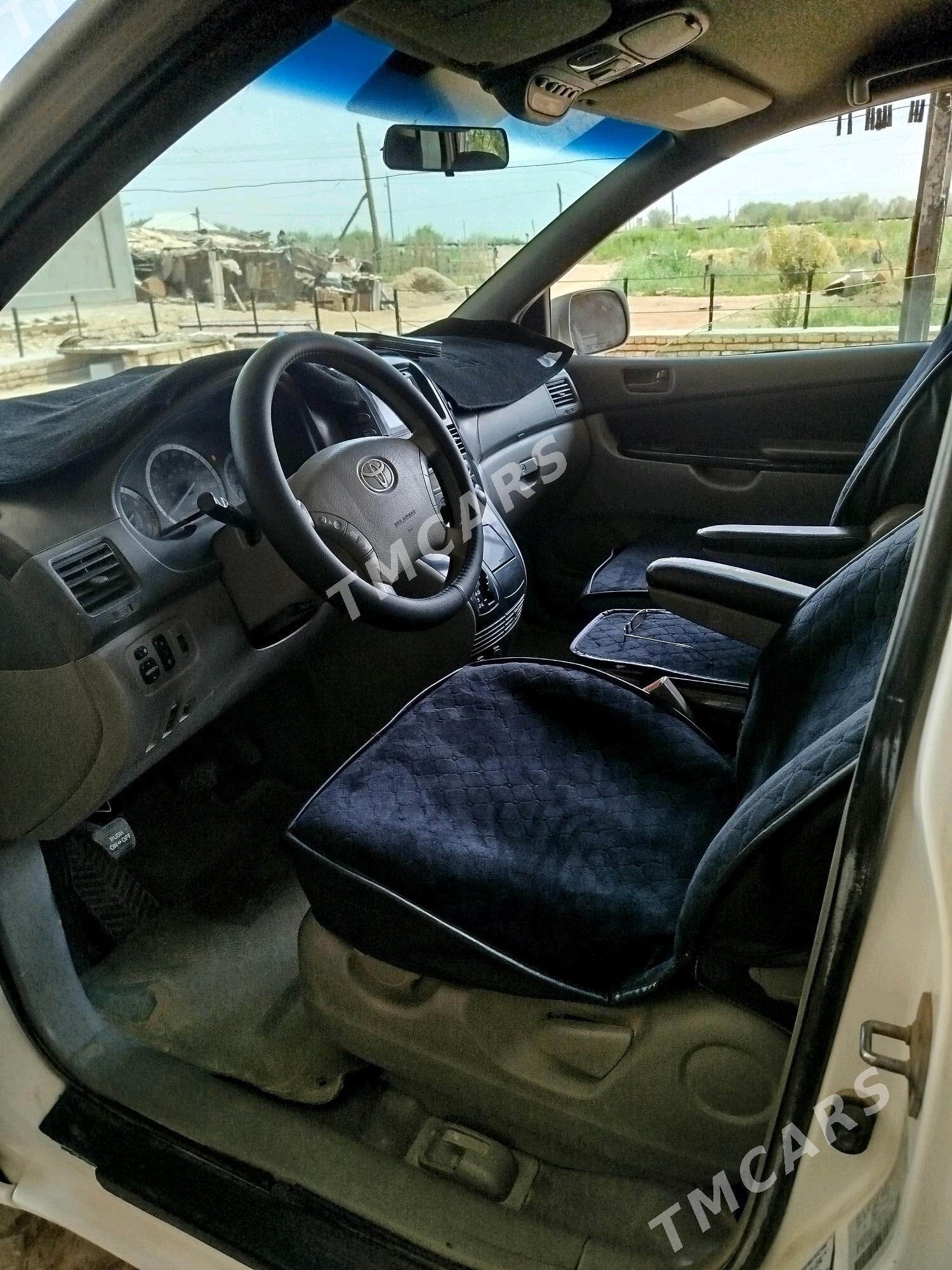 Toyota Sienna 2004 - 165 000 TMT - Ёлётен - img 3