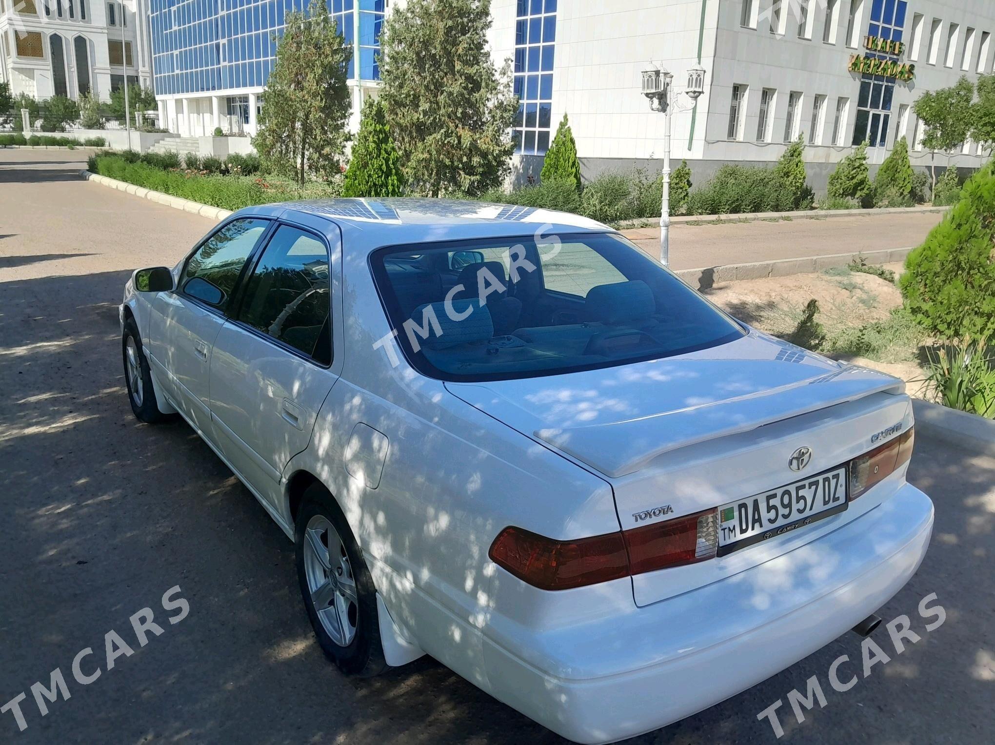 Toyota Camry 2000 - 116 000 TMT - Дашогуз - img 6