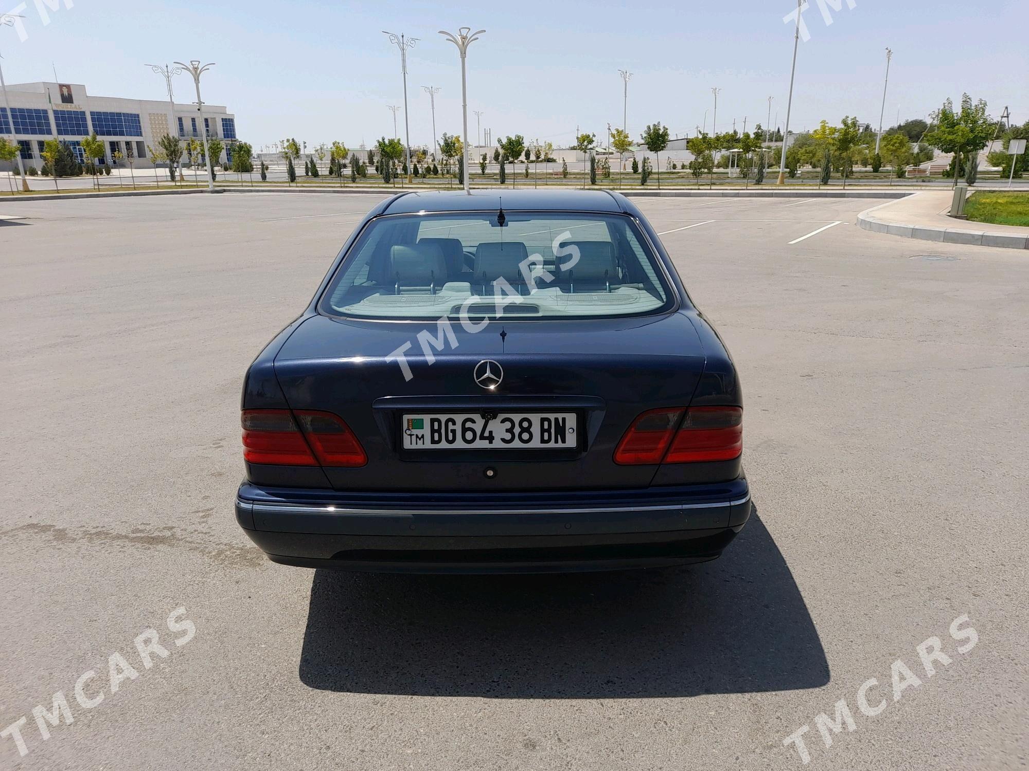 Mercedes-Benz E320 2001 - 100 000 TMT - Гумдаг - img 5