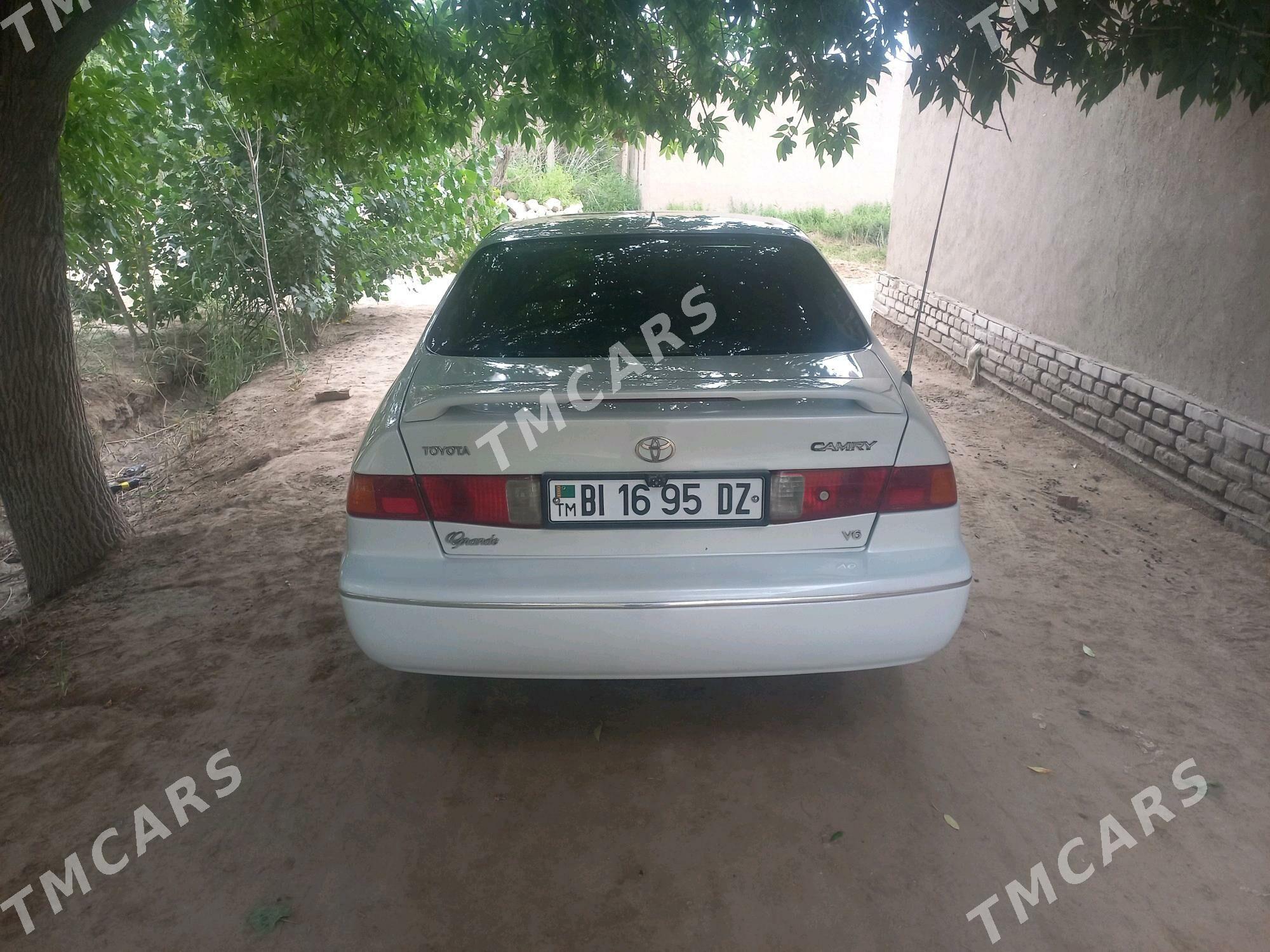 Toyota Camry 2000 - 130 000 TMT - Köneürgenç - img 2