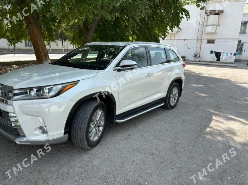 Toyota Highlander 2017 - 330 000 TMT - Улица Ататурка - img 3