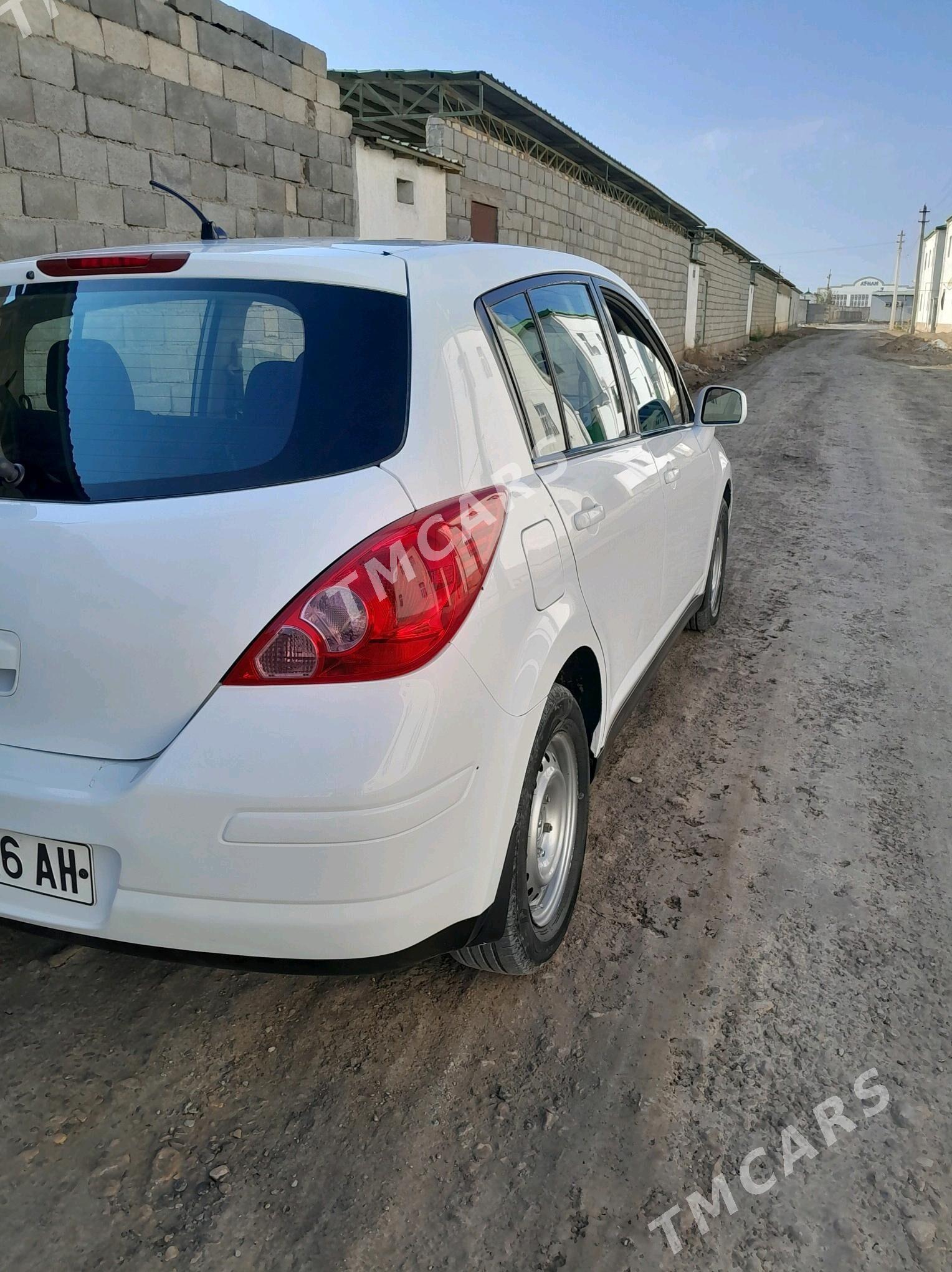 Nissan Versa 2010 - 100 000 TMT - Янбаш - img 4