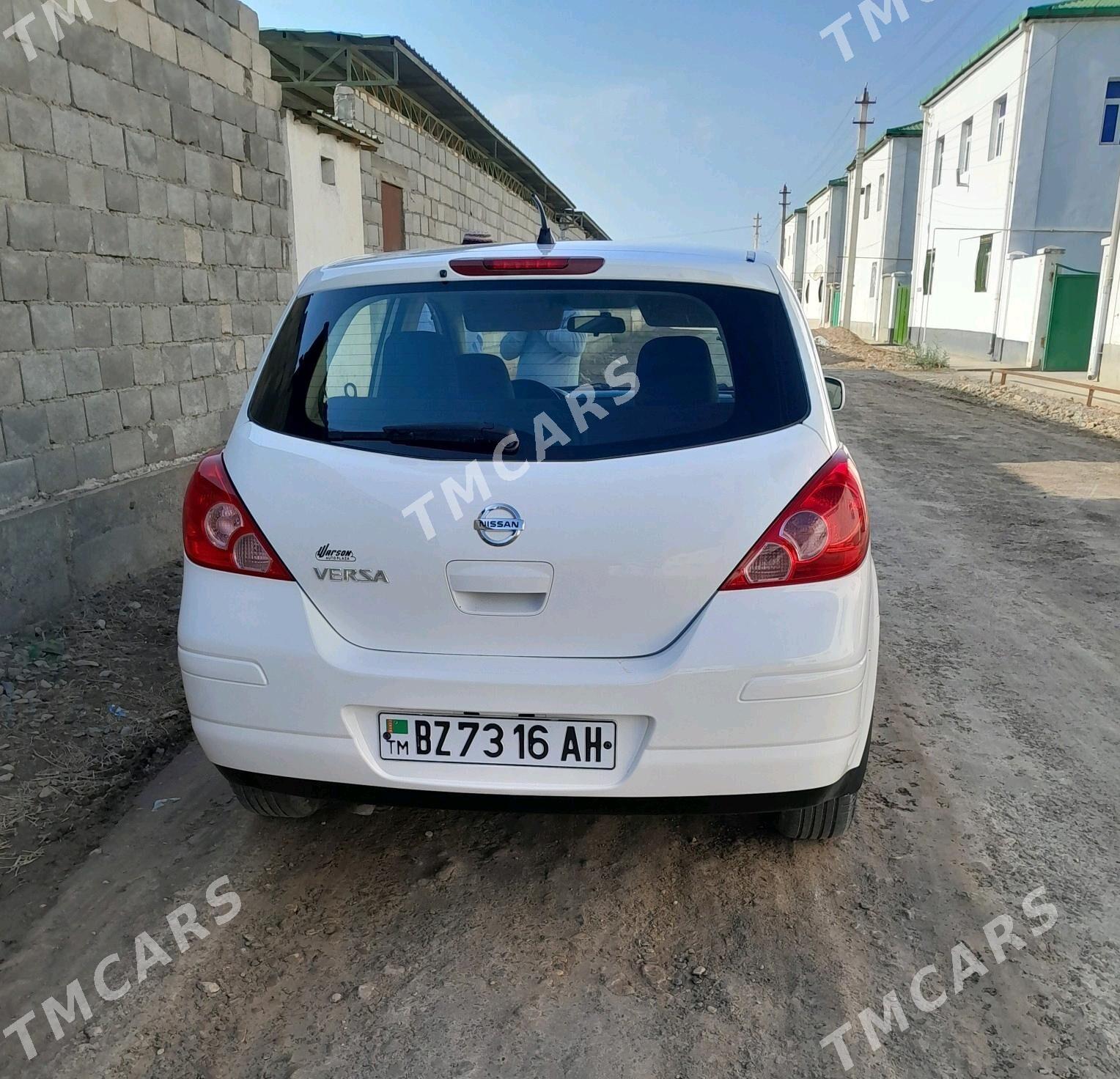 Nissan Versa 2010 - 100 000 TMT - Ýanbaş - img 5