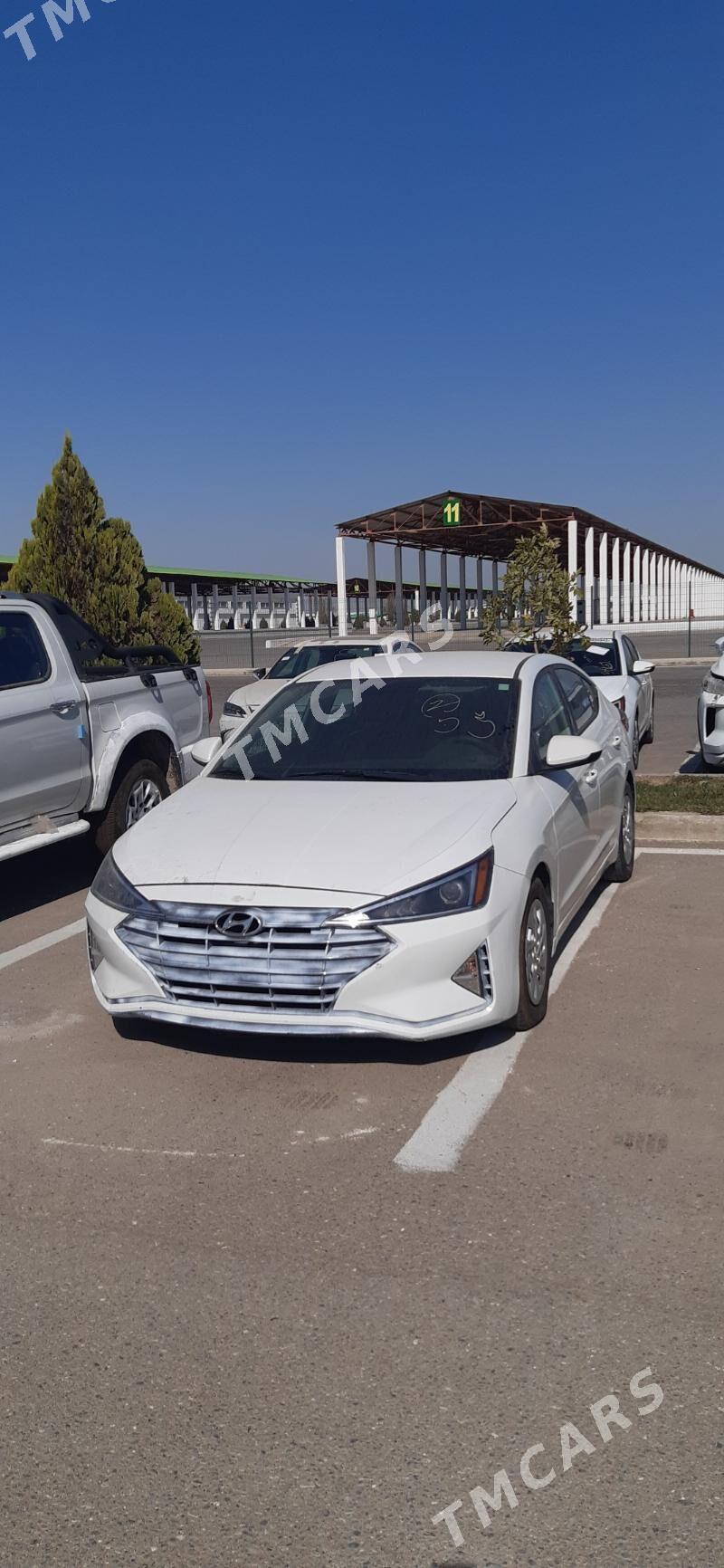 Hyundai Elantra 2019 - 188 000 TMT - Parahat 6 - img 10