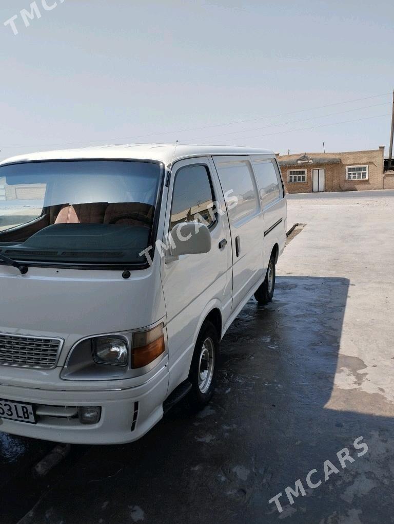 Toyota Hiace 2003 - 110 000 TMT - Керки - img 2