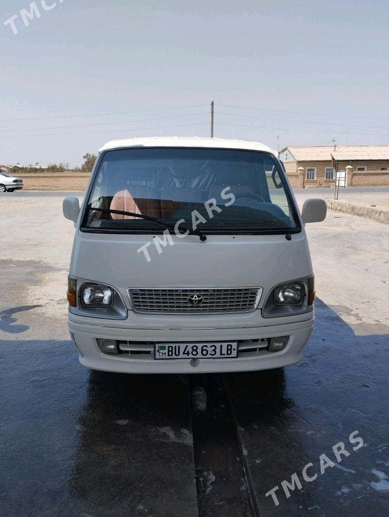 Toyota Hiace 2003 - 110 000 TMT - Керки - img 4