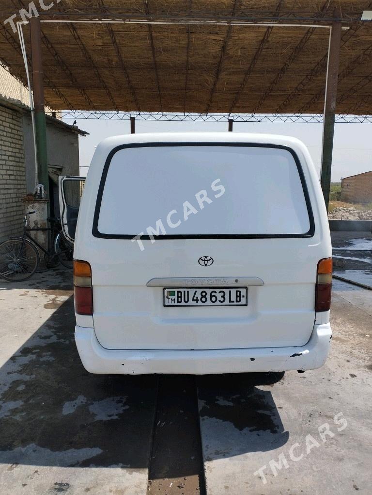 Toyota Hiace 2003 - 110 000 TMT - Керки - img 3