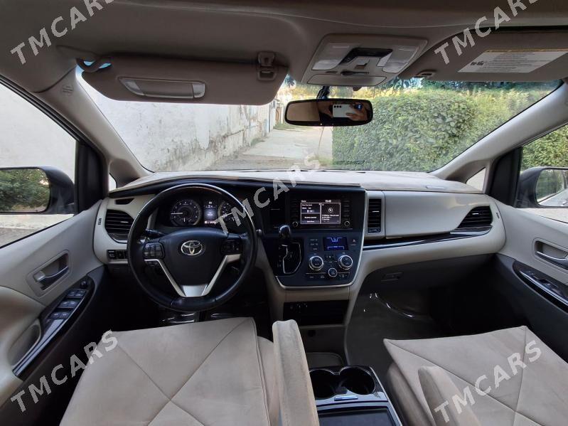 Toyota Sienna 2018 - 495 000 TMT - Aşgabat - img 3