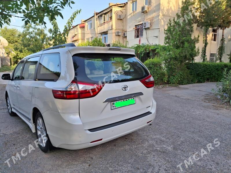 Toyota Sienna 2018 - 495 000 TMT - Aşgabat - img 4