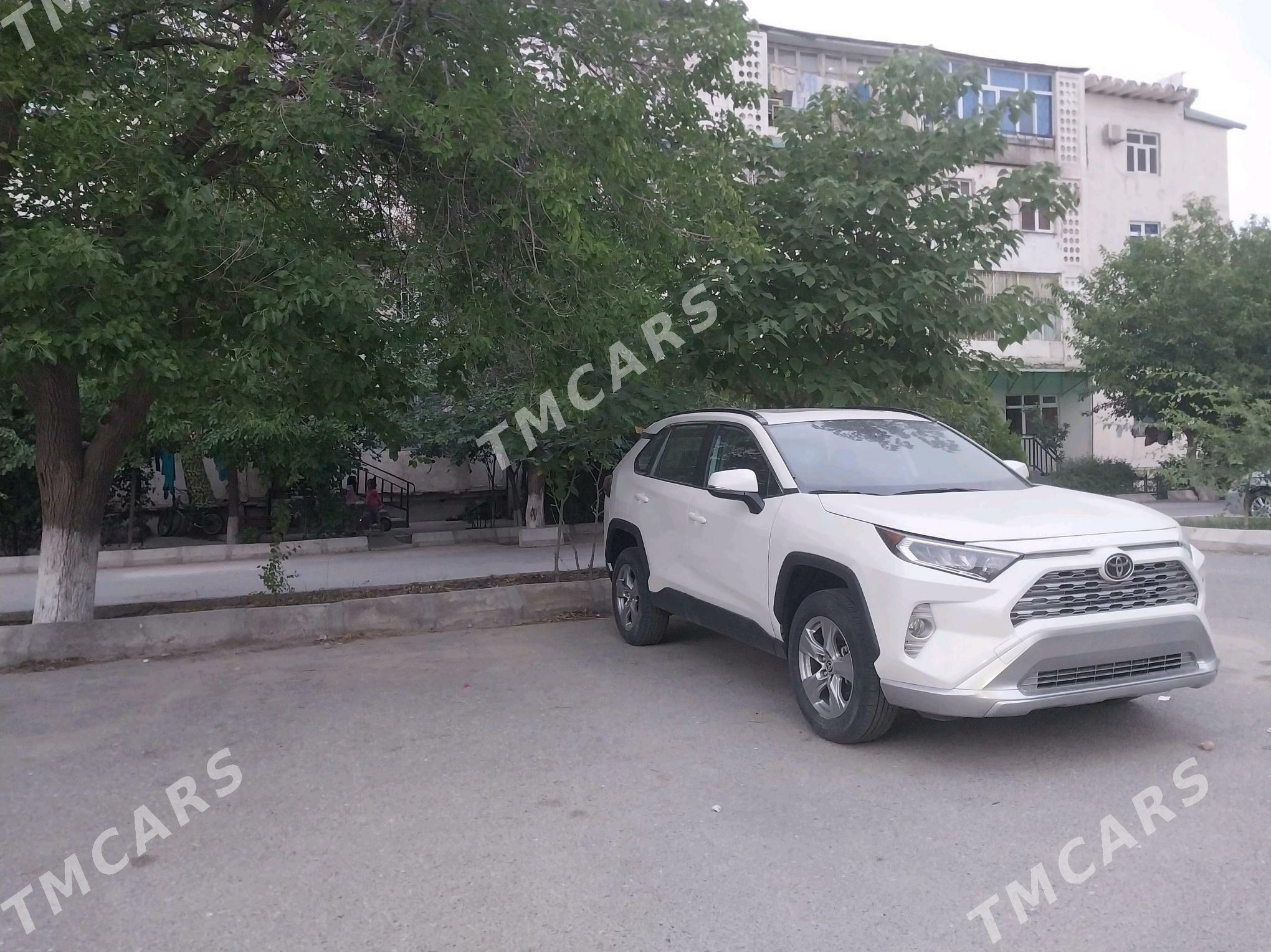 Toyota RAV4 2022 - 360 000 TMT - Aşgabat - img 2