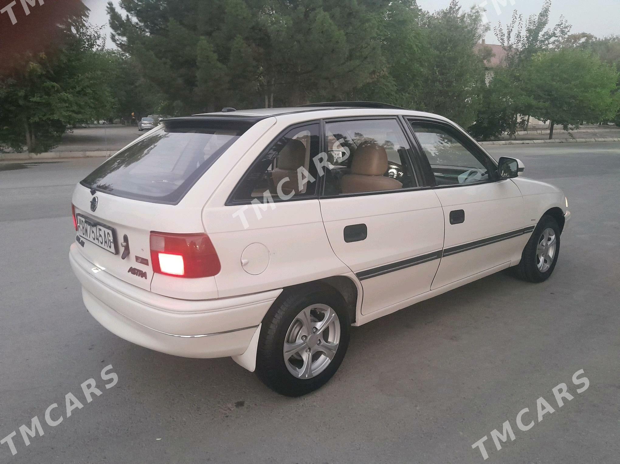 Opel Astra 1993 - 35 000 TMT - 30 мкр - img 4