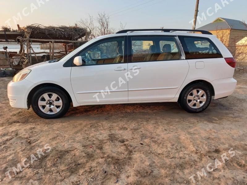 Toyota Sienna 2004 - 140 000 TMT - Сакарчага - img 4